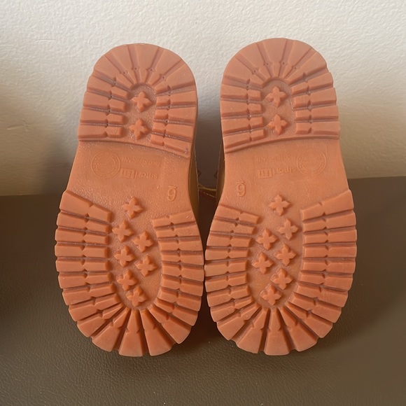 Toddler Timberlands - Picture 3 of 5